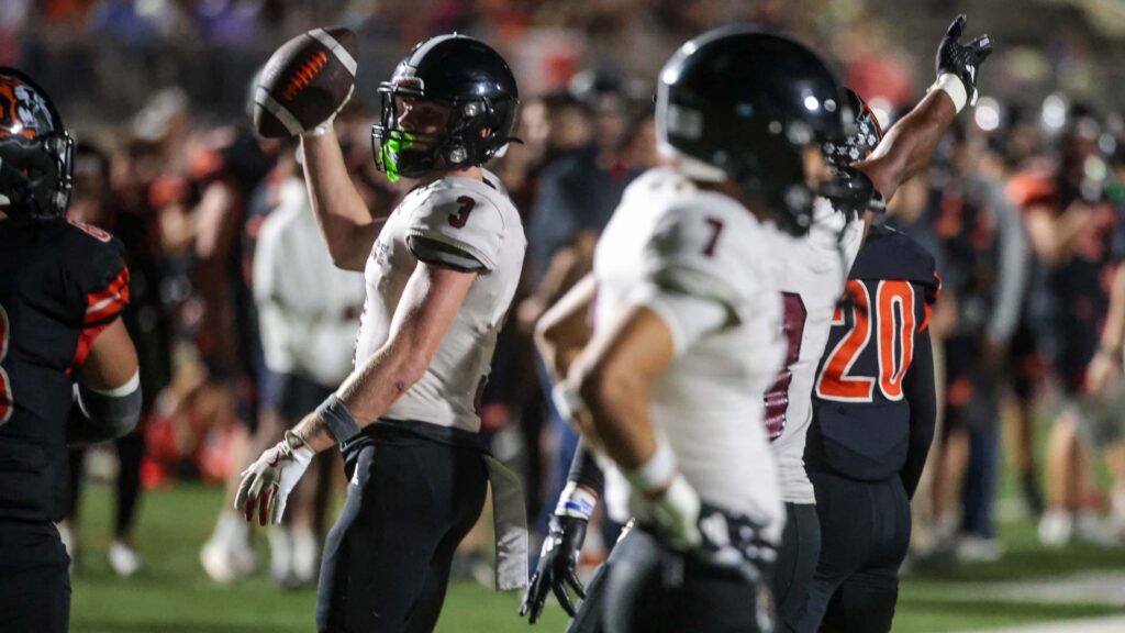Lawrence High vs. Shawnee Mission Northwest, Week 6 football-27